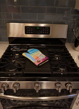 Load image into Gallery viewer, Sheltie waiting on Mom Oven Mitt 7186OVMT