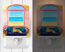 Load image into Gallery viewer, Golden Retriever Couch Sitting Ceramic Night Light 7188CNL