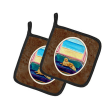 Load image into Gallery viewer, Golden Retriever Couch Sitting Pot Holders - Set of 2 Decorative Kitchen Helpers | Made in the USA 7188PTHD