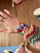 Load image into Gallery viewer, Button bracelet