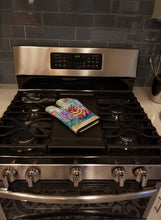 Load image into Gallery viewer, Chow Chow Oven Mitt 7210OVMT