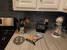 Load image into Gallery viewer, Shar Pei Oven Mitt 7271OVMT