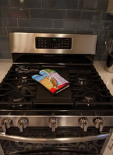Load image into Gallery viewer, Corgi Oven Mitt 7285OVMT