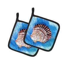 Load image into Gallery viewer, Scallop Sea Shell Pot Holders - Set of 2 Decorative Kitchen Helpers | Made in the USA 8008PTHD