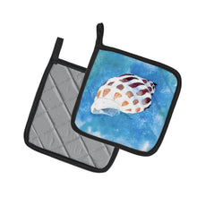 Load image into Gallery viewer, Shells Pot Holders - Set of 2 Decorative Kitchen Helpers | Made in the USA 8010PTHD