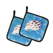 Load image into Gallery viewer, Shells Pot Holders - Set of 2 Decorative Kitchen Helpers | Made in the USA 8010PTHD