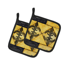 Load image into Gallery viewer, Fleur de lis Pot Holders - Set of 2 Decorative Kitchen Helpers | Made in the USA 8089PTHD