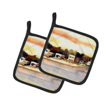 Load image into Gallery viewer, The Pass Pot Holders - Set of 2 Decorative Kitchen Helpers | Made in the USA 8121LPTHD
