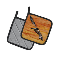 Load image into Gallery viewer, Pelican Pot Holders - Set of 2 Decorative Kitchen Helpers | Made in the USA 8146PTHD