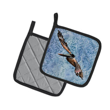 Load image into Gallery viewer, Pelican Pot Holders - Set of 2 Decorative Kitchen Helpers | Made in the USA 8150PTHD