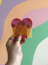 Load image into Gallery viewer, Spring Daisy Arch Earrings