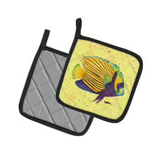 Load image into Gallery viewer, Yellow Fish on Yellow Pot Holders - Set of 2 Decorative Kitchen Helpers | Made in the USA 8528PTHD