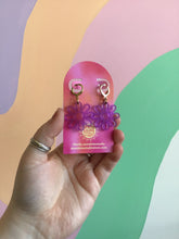 Load image into Gallery viewer, Spring Cutout Daisy Earrings