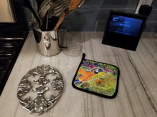 Load image into Gallery viewer, Parrot  Parrot Head Pot Holders - Set of 2 Decorative Kitchen Helpers | Made in the USA 8602PTHD