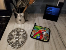 Load image into Gallery viewer, Bird - Parrot Pot Holders - Set of 2 Decorative Kitchen Helpers | Made in the USA 8606PTHD