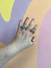 Load image into Gallery viewer, Beaded Flower Rings