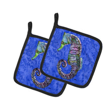 Load image into Gallery viewer, Seahorse Pot Holders - Set of 2 Decorative Kitchen Helpers | Made in the USA 8639PTHD