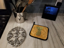 Load image into Gallery viewer, Pineapple Pot Holders - Set of 2 Decorative Kitchen Helpers | Made in the USA 8654PTHD