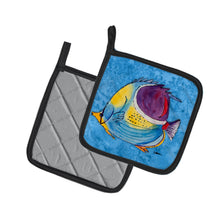 Load image into Gallery viewer, Tropical Fish Pot Holders - Set of 2 Decorative Kitchen Helpers | Made in the USA 8676PTHD