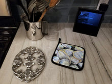 Load image into Gallery viewer, Clam Quahog Pot Holders - Set of 2 Decorative Kitchen Helpers | Made in the USA 8714PTHD