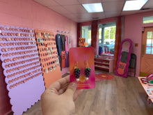 Load image into Gallery viewer, Glass Grape Earrings