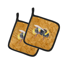 Load image into Gallery viewer, Bee on Gold Pot Holders - Set of 2 Decorative Kitchen Helpers | Made in the USA 8850PTHD