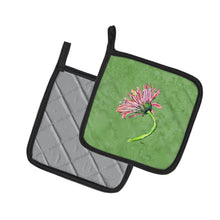Load image into Gallery viewer, Gerber Daisy Pink Pot Holders - Set of 2 Decorative Kitchen Helpers | Made in the USA 8853PTHD