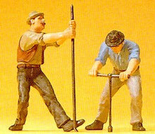 Load image into Gallery viewer, Preiser 45009 G Scale Track Workers w/Wrench &amp; Crow Bar