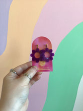 Load image into Gallery viewer, Happy Spring Daisy Earrings