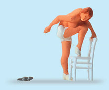 Load image into Gallery viewer, Preiser 29097 HO Scale People At Home -- Escaping The Mouse