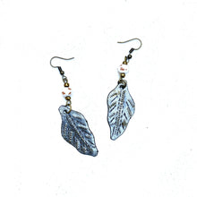 Load image into Gallery viewer, Metal Leaf Earrings