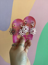 Load image into Gallery viewer, Spring Cutout Daisy Earrings