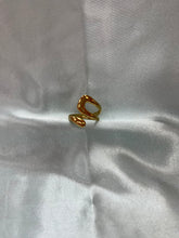 Load image into Gallery viewer, Window Wave Titanium Ring