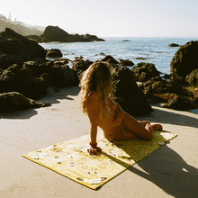Load image into Gallery viewer, Axel Beach Towel