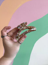 Load image into Gallery viewer, Beautiful Banana Hair Claws