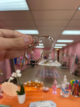 Load image into Gallery viewer, Oopsy Daisy Hair Claw