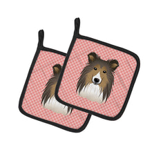 Load image into Gallery viewer, Checkerboard Pink Sheltie Pot Holders - Set of 2 - Heat-Resistant Kitchen Essentials BB1242PTHD