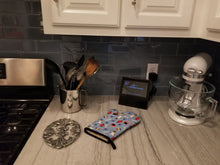 Load image into Gallery viewer, Dog House Collection Bull Terrier Dark Brindle Oven Mitt BB2749OVMT