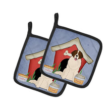 Load image into Gallery viewer, Dog House Collection Moscow Watchdog Pot Holders - Set of 2 - Heat-Resistant Kitchen Essentials