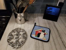 Load image into Gallery viewer, Dog House Collection Russo-European Laika Spitz Pot Holders - Set of 2 - Heat-Resistant Kitchen Essentials
