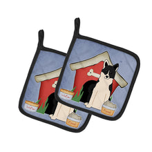 Load image into Gallery viewer, Dog House Collection Russo-European Laika Spitz Pot Holders - Set of 2 - Heat-Resistant Kitchen Essentials