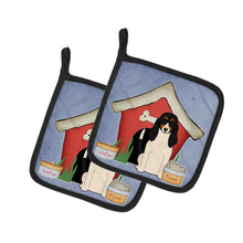 Load image into Gallery viewer, Dog House Collection Swiss Hound Pot Holders - Set of 2 - Heat-Resistant Kitchen Essentials