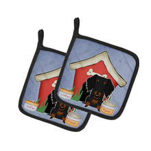 Load image into Gallery viewer, Dog House Collection Wire Haired Dachshund Black Tan Pot Holders - Set of 2 - Heat-Resistant Kitchen Essentials BB2881PTHD