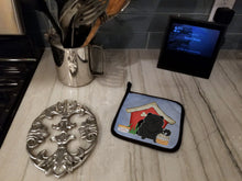 Load image into Gallery viewer, Dog House Collection Chow Chow Black Pot Holders - Set of 2 - Heat-Resistant Kitchen Essentials