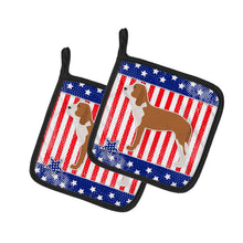 Load image into Gallery viewer, USA Patriotic Spanish Hound Pot Holders - Set of 2 - Heat-Resistant Kitchen Essentials BB3291PTHD