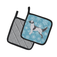 Load image into Gallery viewer, Winter Snowflake English Setter Pot Holders - Set of 2 - Heat-Resistant Kitchen Essentials BB3481PTHD