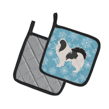 Load image into Gallery viewer, Winter Snowflake Japanese Chin Pot Holders - Set of 2 - Heat-Resistant Kitchen Essentials BB3537PTHD