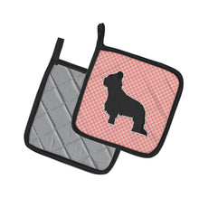 Load image into Gallery viewer, Briard Checkerboard Pink Pot Holders - Set of 2 - Heat-Resistant Kitchen Essentials BB3626PTHD