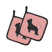 Load image into Gallery viewer, Briard Checkerboard Pink Pot Holders - Set of 2 - Heat-Resistant Kitchen Essentials BB3626PTHD