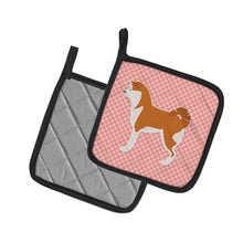 Load image into Gallery viewer, Akita Checkerboard Pink Pot Holders - Set of 2 - Heat-Resistant Kitchen Essentials BB3672PTHD